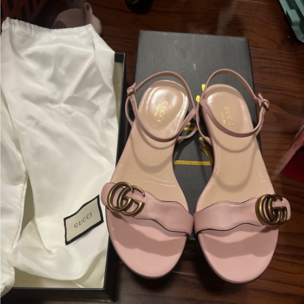 Gucci sandals 7.5
